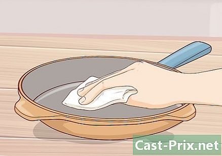 Как да почистите приборите на марката Le Creuset