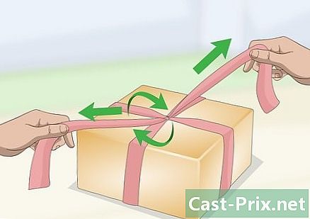 Cómo atar una cinta alrededor de una caja