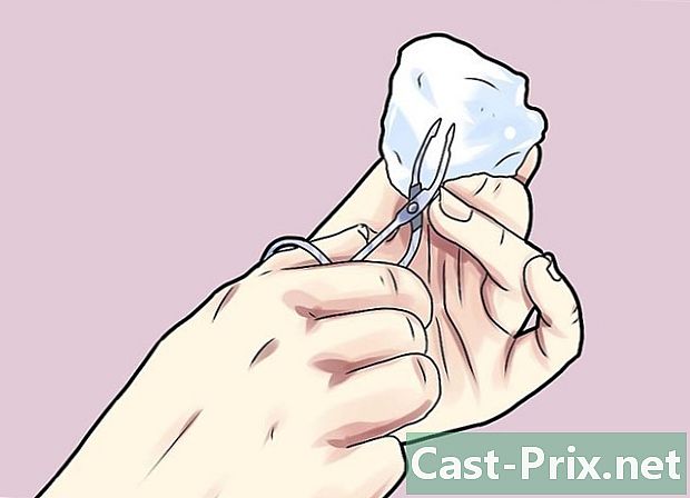 Jak usunąć metkę ze skóry z szyi - Prowadnice